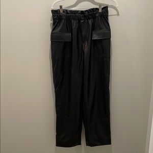 Faux leather, high-rise, straight leg,cropped pant